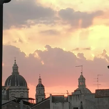 Central Suites Catania 4* カターニア