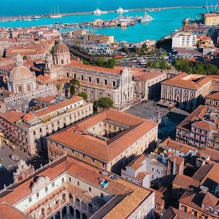 Central Suites Catania 4* カターニア