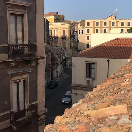Central Suites Catania ベッド・アンド・ブレックファスト
