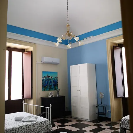 ベッド・アンド・ブレックファスト Central Suites Catania 4*