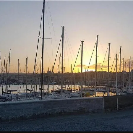 Central Suites Catania ベッド・アンド・ブレックファスト 4*