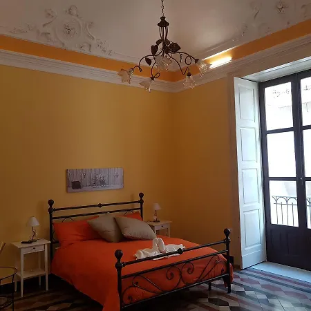 Central Suites Catania ベッド・アンド・ブレックファスト 4*